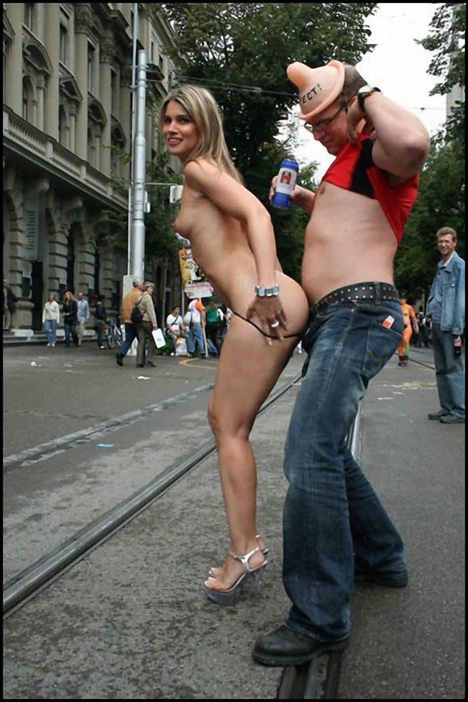 Nude Public Photo Shoot