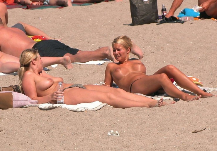 British Girls Topless Photo At Beach On Greek Island